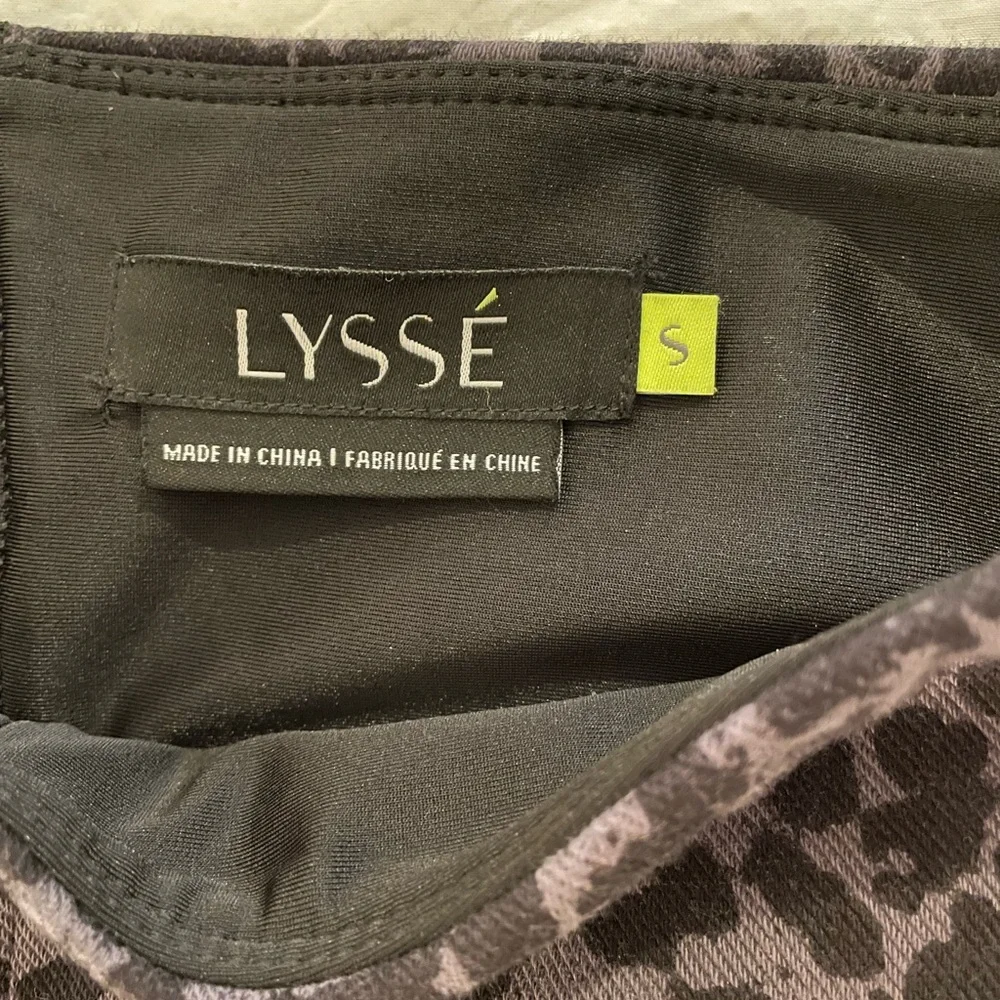 LYSSE Grey Leopard Print Toothpick Denim, Size Small - Picture 9 of 10
